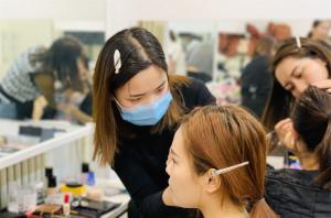 在南昌如何选择一家好的化妆学校呢？