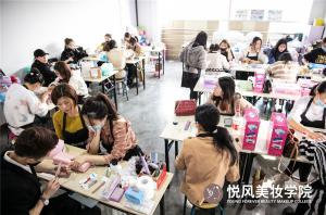南昌学化妆，如何选择适合自己的化妆学校？