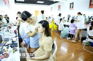学化妆怎么样提升化妆美感？南昌化妆学校分享！