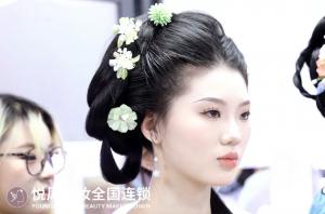 悦风美妆学院：让每一位学员成为行业精英